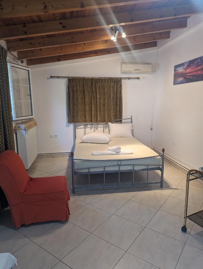 Λευτέρης Villa Isthmia Exteriör bild