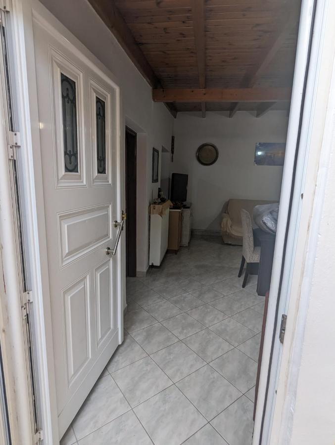 Λευτέρης Villa Isthmia Exteriör bild