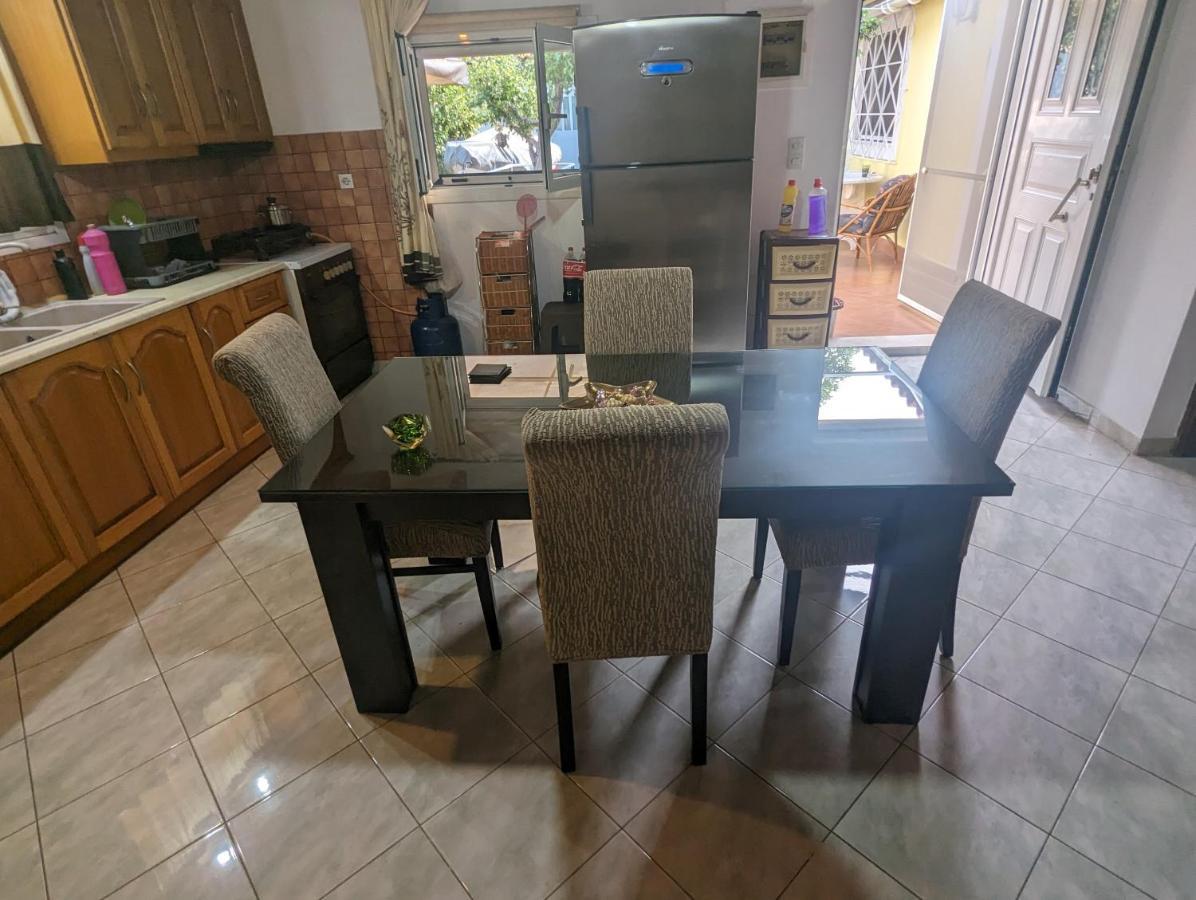 Λευτέρης Villa Isthmia Exteriör bild